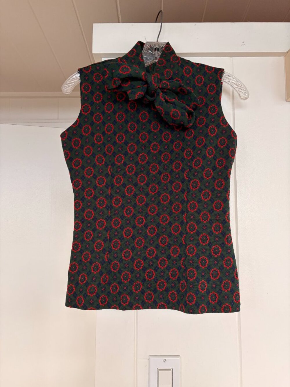 Vintage High neck sleeveless top